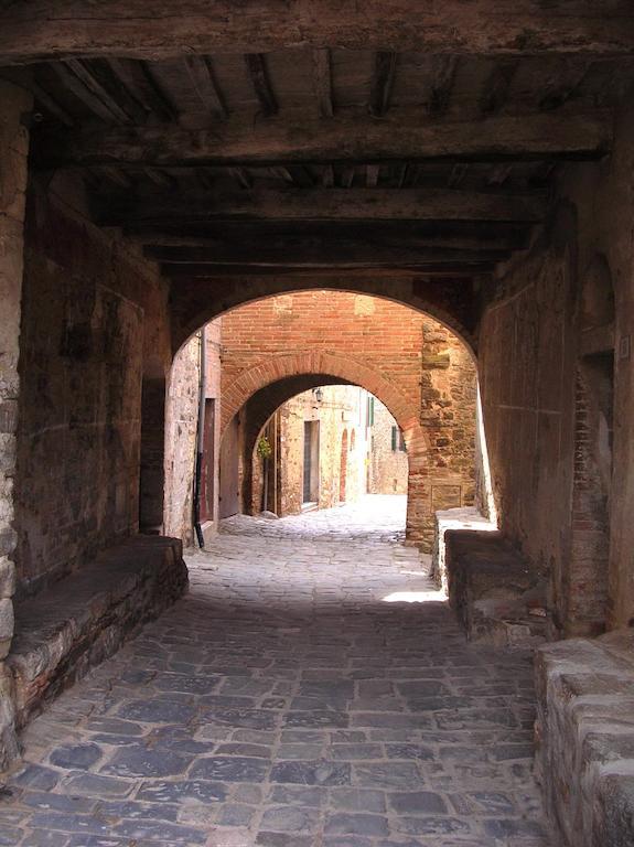 Casa Vacanze Porta Vecchia Montalcino Zimmer foto